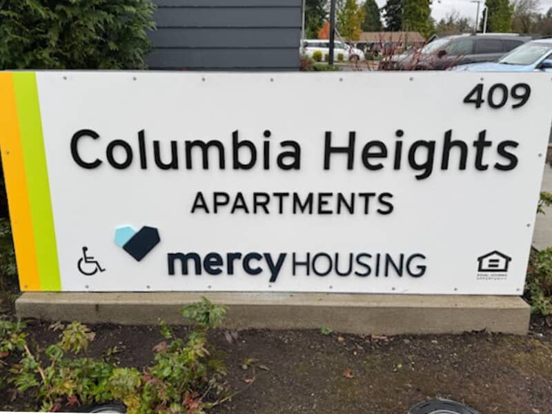 Monument / Pylon Signs